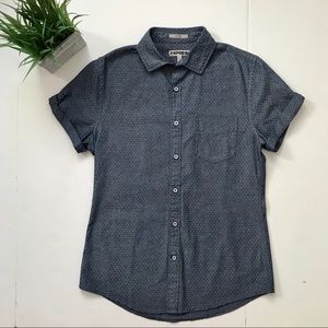 Express Men’s fitted polka dot short sleeve shirt